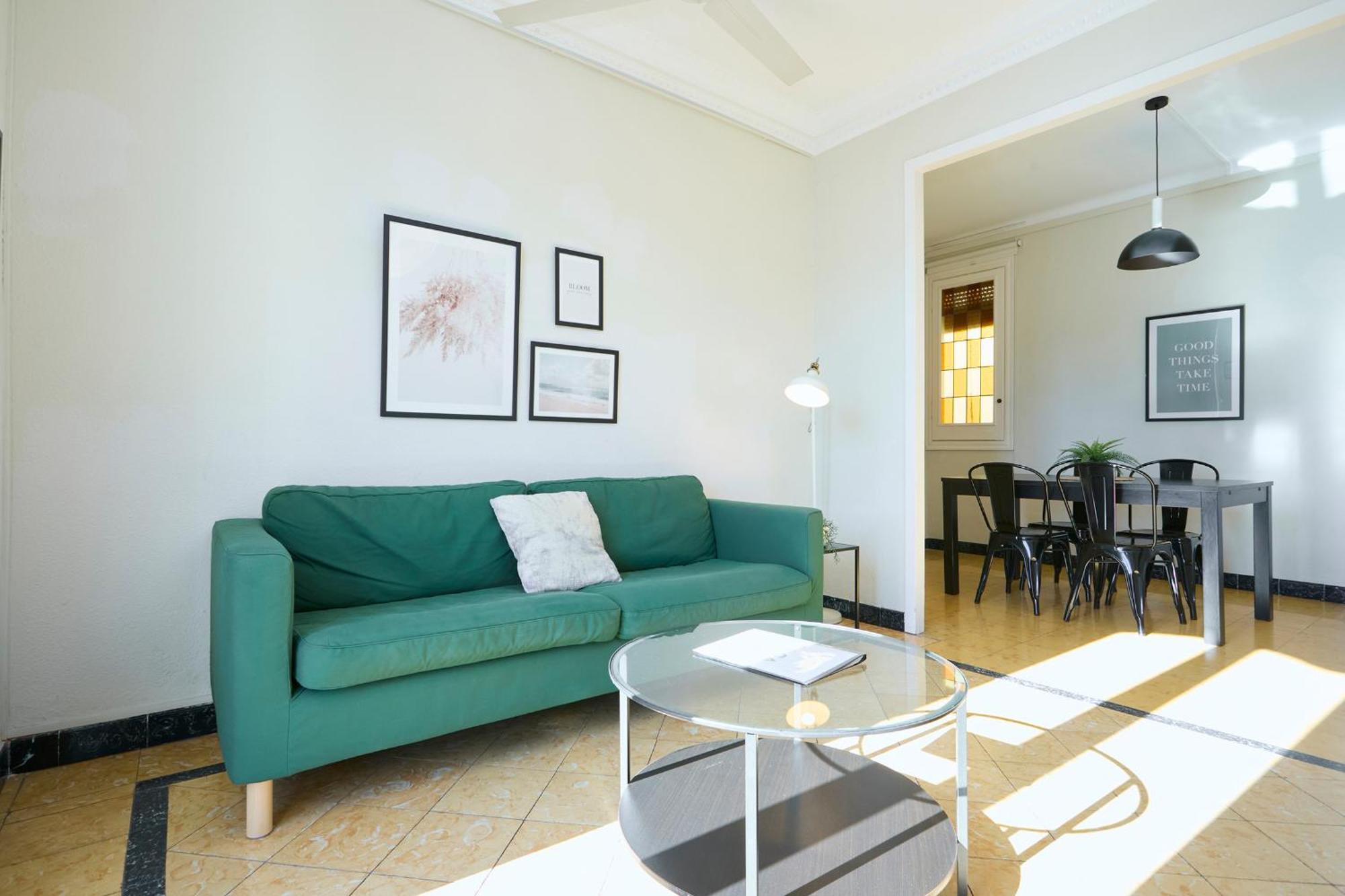 63Par1016- Sunny Apartment In Paralel Barcelone Extérieur photo
